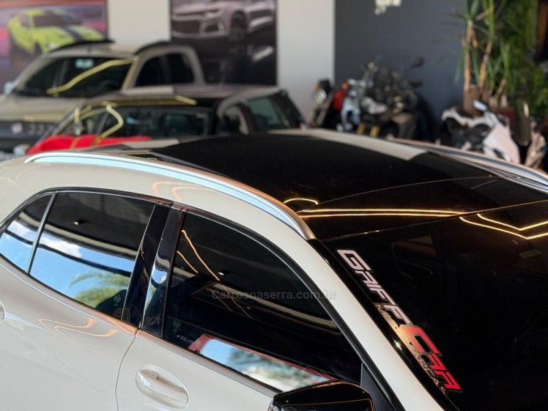 MERCEDES-BENZ GLA 200 1.6 CGI VISION 16V TURBO 2014/2015 GRIFFCAR MULTIMARCAS DOIS IRMÃOS / Carros no Vale