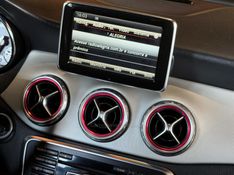 MERCEDES-BENZ GLA 200 1.6 CGI VISION 16V TURBO 2014/2015 GRIFFCAR MULTIMARCAS DOIS IRMÃOS / Carros no Vale