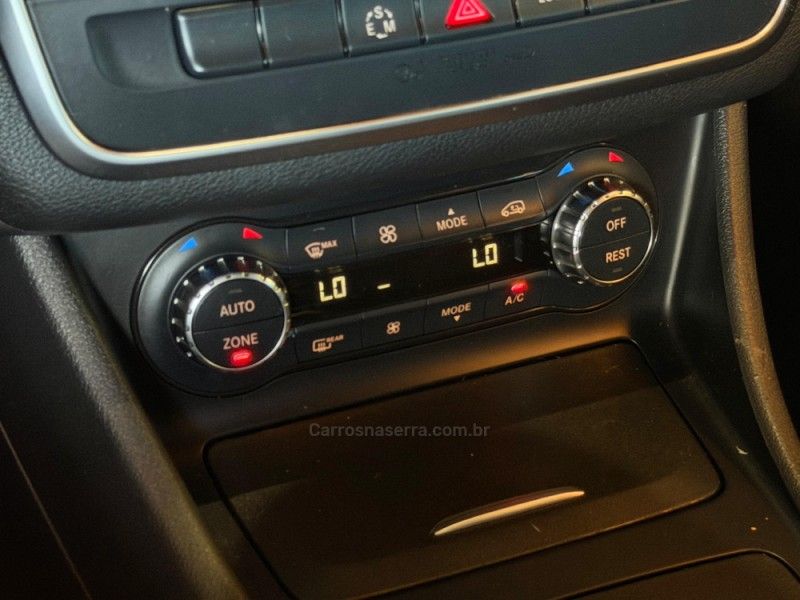MERCEDES-BENZ GLA 200 1.6 CGI VISION 16V TURBO 2014/2015 GRIFFCAR MULTIMARCAS DOIS IRMÃOS / Carros no Vale