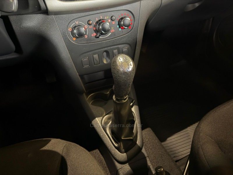 RENAULT SANDERO 1.6 EXPRESSION 8V 2015/2016 GRIFFCAR MULTIMARCAS DOIS IRMÃOS / Carros no Vale