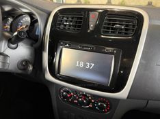 RENAULT SANDERO 1.6 EXPRESSION 8V 2015/2016 GRIFFCAR MULTIMARCAS DOIS IRMÃOS / Carros no Vale