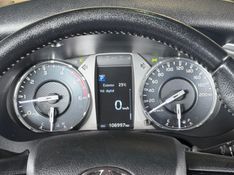 TOYOTA HILUX 2.8 SRX 4X4 CD 16V 2020/2021 GRIFFCAR MULTIMARCAS DOIS IRMÃOS / Carros no Vale