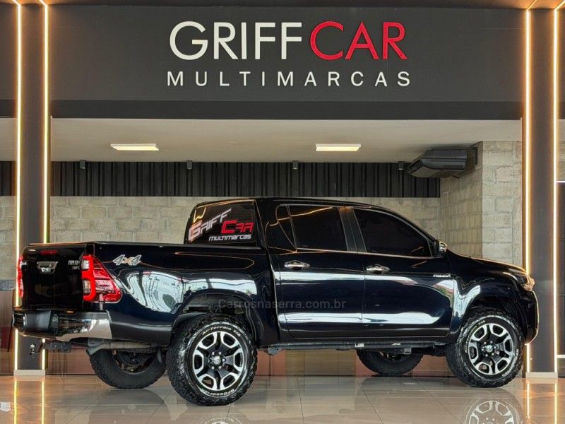 TOYOTA HILUX 2.8 SRX 4X4 CD 16V 2020/2021 GRIFFCAR MULTIMARCAS DOIS IRMÃOS / Carros no Vale