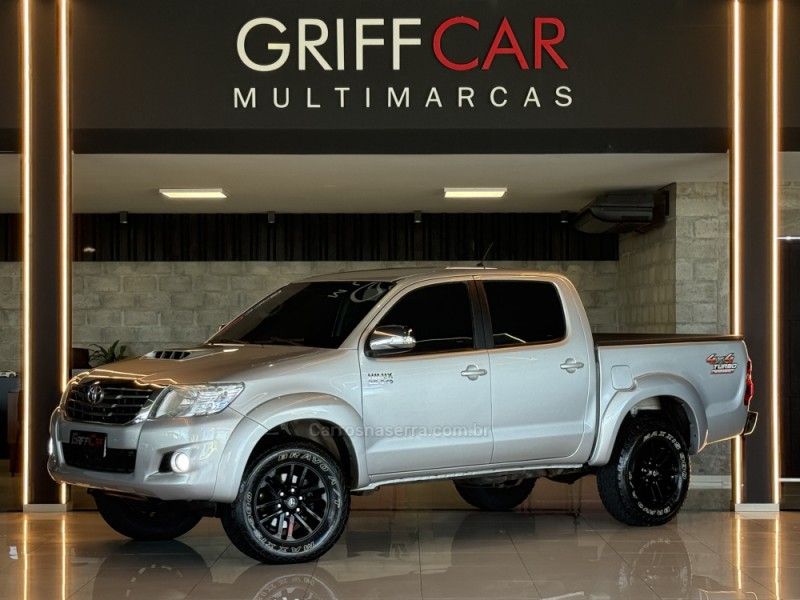 TOYOTA HILUX 3.0 SRV 4X4 CD 16V TURBO INTERCOOLER 2014/2014 GRIFFCAR MULTIMARCAS DOIS IRMÃOS / Carros no Vale TOYOTA HILUX 3.0 SRV 4X4 CD 16V TURBO INTERCOOLER 2014/2014 GRIFFCAR MULTIMARCAS DOIS IRMÃOS / Carros no Vale