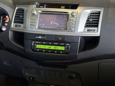 TOYOTA HILUX 3.0 SRV 4X4 CD 16V TURBO INTERCOOLER 2014/2014 GRIFFCAR MULTIMARCAS DOIS IRMÃOS / Carros no Vale