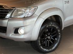 TOYOTA HILUX 3.0 SRV 4X4 CD 16V TURBO INTERCOOLER 2014/2014 GRIFFCAR MULTIMARCAS DOIS IRMÃOS / Carros no Vale