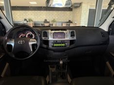 TOYOTA HILUX 3.0 SRV 4X4 CD 16V TURBO INTERCOOLER 2014/2014 GRIFFCAR MULTIMARCAS DOIS IRMÃOS / Carros no Vale
