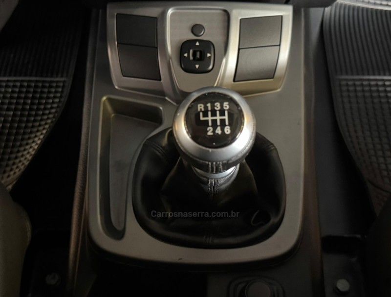 TROLLER T4 3.2 TDI 4X4 20V TURBO INTERCOOLER 2017/2017 GRIFFCAR MULTIMARCAS DOIS IRMÃOS / Carros no Vale TROLLER T4 3.2 TDI 4X4 20V TURBO INTERCOOLER 2017/2017 GRIFFCAR MULTIMARCAS DOIS IRMÃOS / Carros no Vale