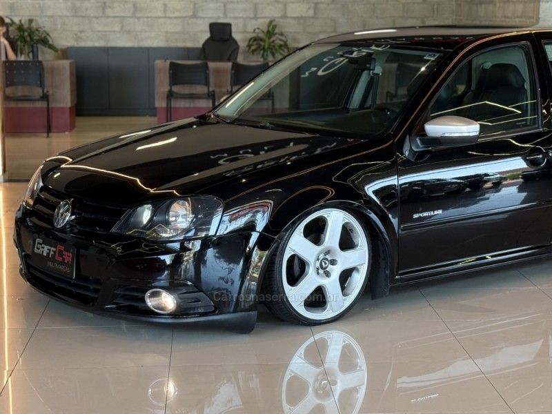 VOLKSWAGEN GOLF 1.6 MI SPORTLINE 8V 2013/2013 GRIFFCAR MULTIMARCAS DOIS IRMÃOS / Carros no Vale