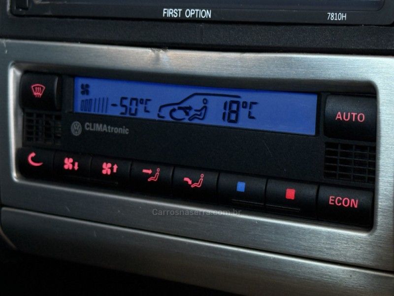 VOLKSWAGEN GOLF 1.6 MI SPORTLINE 8V 2013/2013 GRIFFCAR MULTIMARCAS DOIS IRMÃOS / Carros no Vale