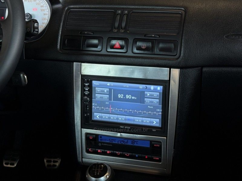 VOLKSWAGEN GOLF 1.6 MI SPORTLINE 8V 2013/2013 GRIFFCAR MULTIMARCAS DOIS IRMÃOS / Carros no Vale