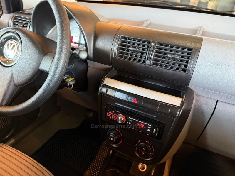 VOLKSWAGEN SPACEFOX 1.6 MI SPORTLINE 8V 2009/2010 GRIFFCAR MULTIMARCAS DOIS IRMÃOS / Carros no Vale