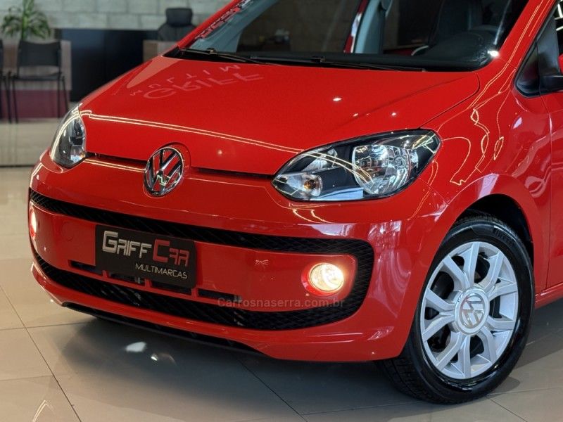 VOLKSWAGEN UP 1.0 TSI MOVE UP 12V 2015/2016 GRIFFCAR MULTIMARCAS DOIS IRMÃOS / Carros no Vale