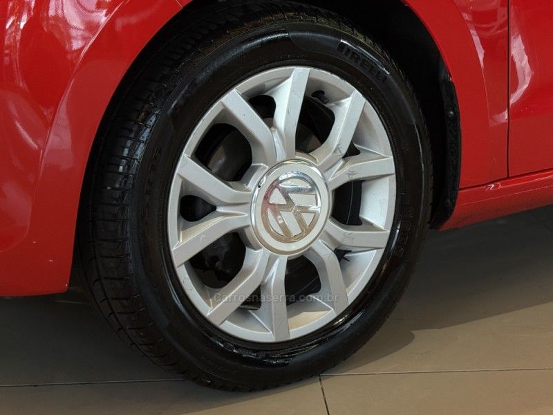 VOLKSWAGEN UP 1.0 TSI MOVE UP 12V 2015/2016 GRIFFCAR MULTIMARCAS DOIS IRMÃOS / Carros no Vale