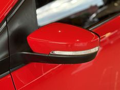 VOLKSWAGEN UP 1.0 TSI MOVE UP 12V 2015/2016 GRIFFCAR MULTIMARCAS DOIS IRMÃOS / Carros no Vale