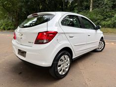CHEVROLET ONIX 1.4 MPFI LT 8V 2015/2015 KASPER VEÍCULOS DOIS IRMÃOS / Carros no Vale