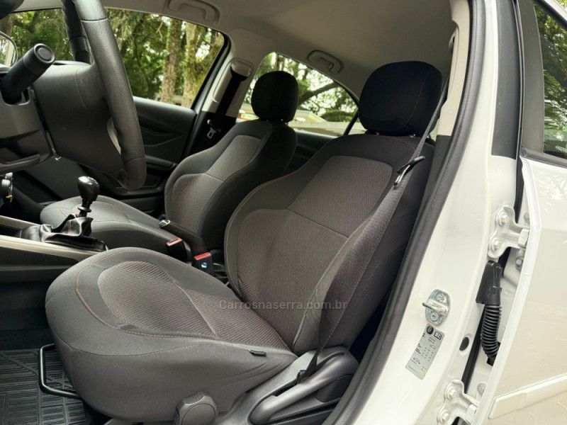 CHEVROLET ONIX 1.4 MPFI LT 8V 2015/2015 KASPER VEÍCULOS DOIS IRMÃOS / Carros no Vale CHEVROLET ONIX 1.4 MPFI LT 8V 2015/2015 KASPER VEÍCULOS DOIS IRMÃOS / Carros no Vale