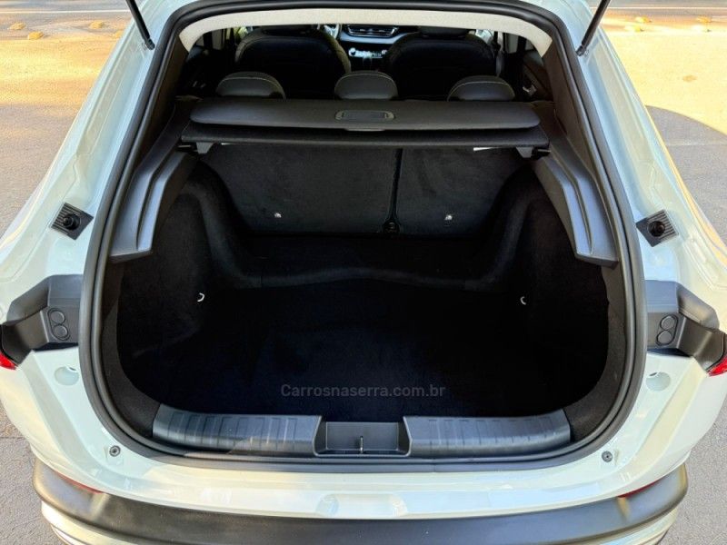 FIAT FASTBACK 1.0 AUDACE 200 TURBO 2024/2025 KASPER VEÍCULOS DOIS IRMÃOS / Carros no Vale FIAT FASTBACK 1.0 AUDACE 200 TURBO 2024/2025 KASPER VEÍCULOS DOIS IRMÃOS / Carros no Vale