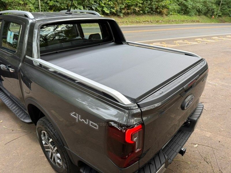 FORD RANGER 3.0 V6 LIMITED CD TURBO 4X4 2025/2026 KASPER VEÍCULOS DOIS IRMÃOS / Carros no Vale FORD RANGER 3.0 V6 LIMITED CD TURBO 4X4 2025/2026 KASPER VEÍCULOS DOIS IRMÃOS / Carros no Vale