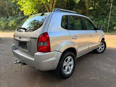 HYUNDAI TUCSON 2.0 MPFI GLS BASE 16V 143CV 2WD 2015/2016 KASPER VEÍCULOS DOIS IRMÃOS / Carros no Vale