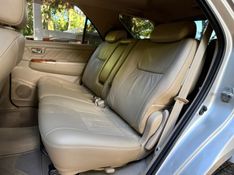 TOYOTA HILUX SW4 3.0 SRV 4X4 7 LUGARES 16V TURBO INTERCOOLER 2009/2010 KASPER VEÍCULOS DOIS IRMÃOS / Carros no Vale