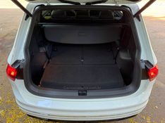 VOLKSWAGEN TIGUAN 2.0 ALLSPACE R-LINE 350 TSI 4X4 2019/2019 KASPER VEÍCULOS DOIS IRMÃOS / Carros no Vale