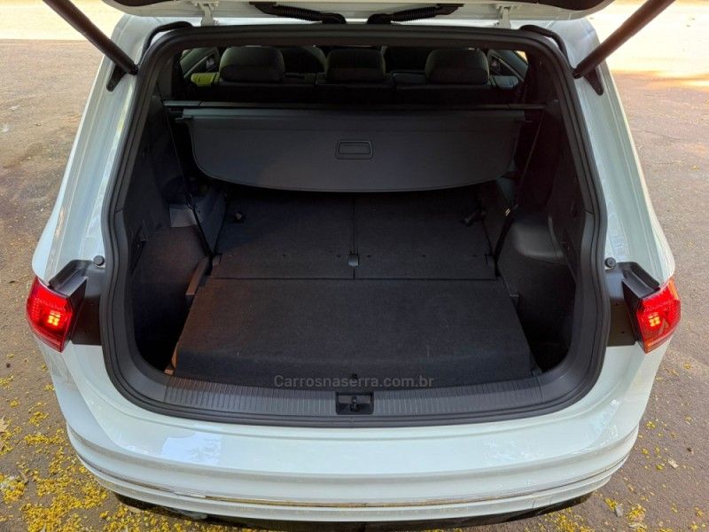 VOLKSWAGEN TIGUAN 2.0 ALLSPACE R-LINE 350 TSI 4X4 2019/2019 KASPER VEÍCULOS DOIS IRMÃOS / Carros no Vale VOLKSWAGEN TIGUAN 2.0 ALLSPACE R-LINE 350 TSI 4X4 2019/2019 KASPER VEÍCULOS DOIS IRMÃOS / Carros no Vale