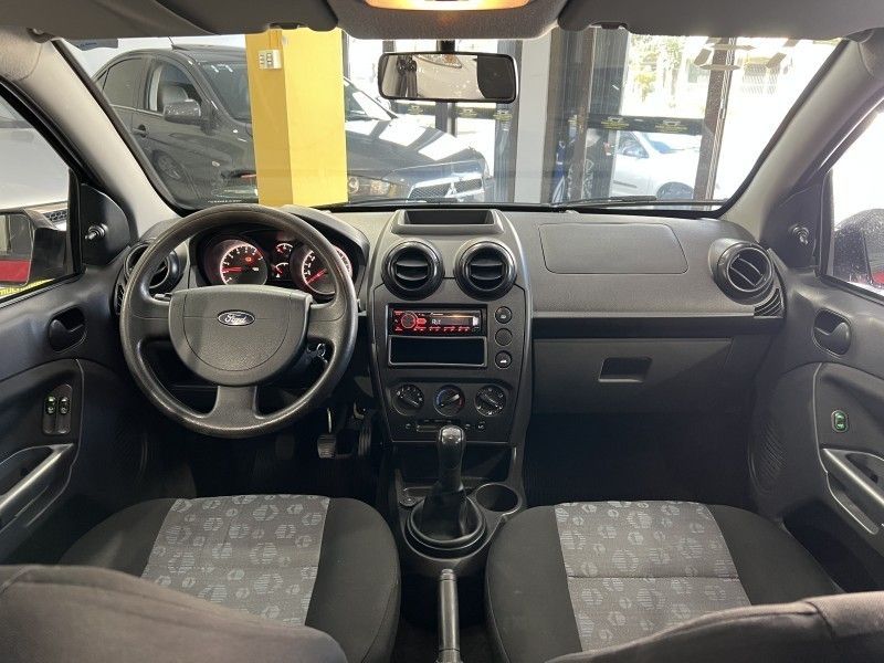 FORD FIESTA 1.0 MPI CLASS HATCH 8V 2013/2013 PRIME MULTIMARCAS CAXIAS DO SUL / Carros no Vale