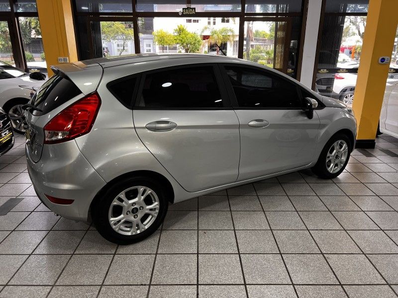 FORD FIESTA 1.6 SE HATCH 16V 2015/2015 PRIME MULTIMARCAS CAXIAS DO SUL / Carros no Vale FORD FIESTA 1.6 SE HATCH 16V 2015/2015 PRIME MULTIMARCAS CAXIAS DO SUL / Carros no Vale