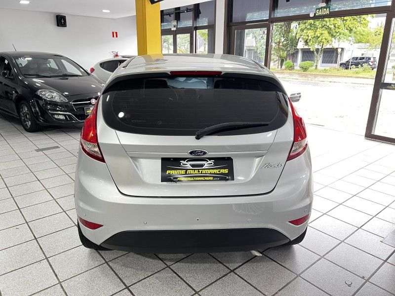 FORD FIESTA 1.6 SE HATCH 16V 2015/2015 PRIME MULTIMARCAS CAXIAS DO SUL / Carros no Vale FORD FIESTA 1.6 SE HATCH 16V 2015/2015 PRIME MULTIMARCAS CAXIAS DO SUL / Carros no Vale