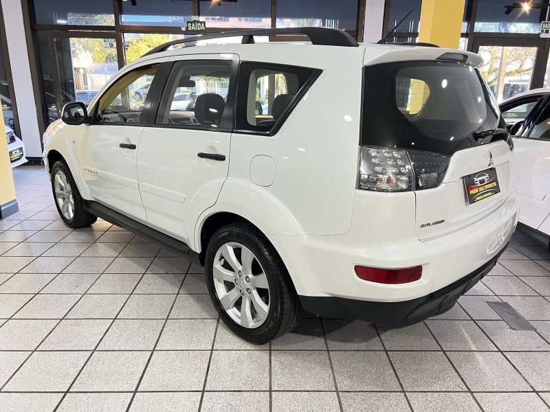 MITSUBISHI OUTLANDER 2.0 16V 2013/2013 PRIME MULTIMARCAS CAXIAS DO SUL / Carros no Vale