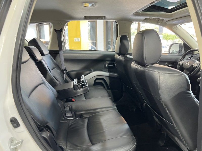 MITSUBISHI OUTLANDER 2.0 16V 2013/2013 PRIME MULTIMARCAS CAXIAS DO SUL / Carros no Vale