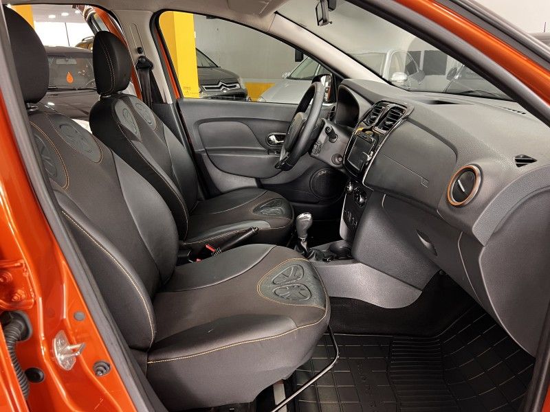 RENAULT SANDERO 1.6 STEPWAY EASY R 16V 2015/2015 PRIME MULTIMARCAS CAXIAS DO SUL / Carros no Vale RENAULT SANDERO 1.6 STEPWAY EASY R 16V 2015/2015 PRIME MULTIMARCAS CAXIAS DO SUL / Carros no Vale