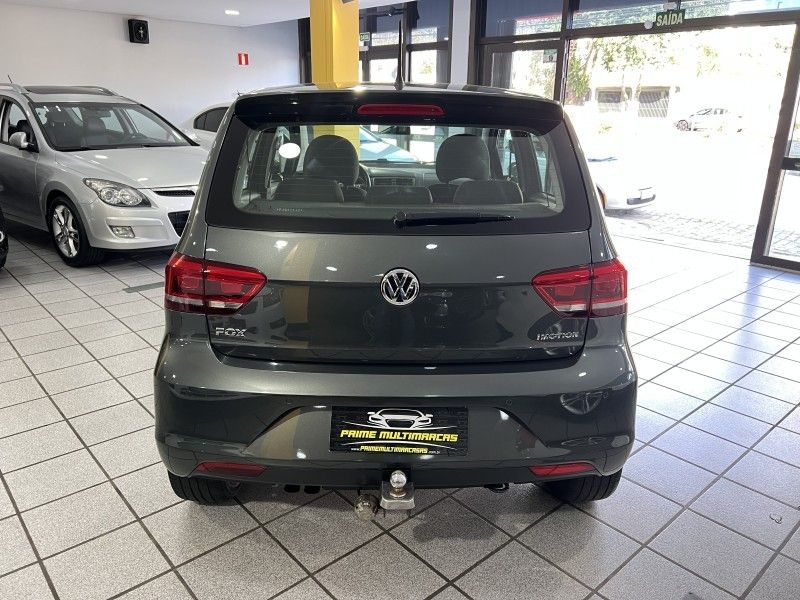 VOLKSWAGEN FOX 1.6 MSI HIGHLINE 16V AUTOMATIZADO 2015/2015 PRIME MULTIMARCAS CAXIAS DO SUL / Carros no Vale