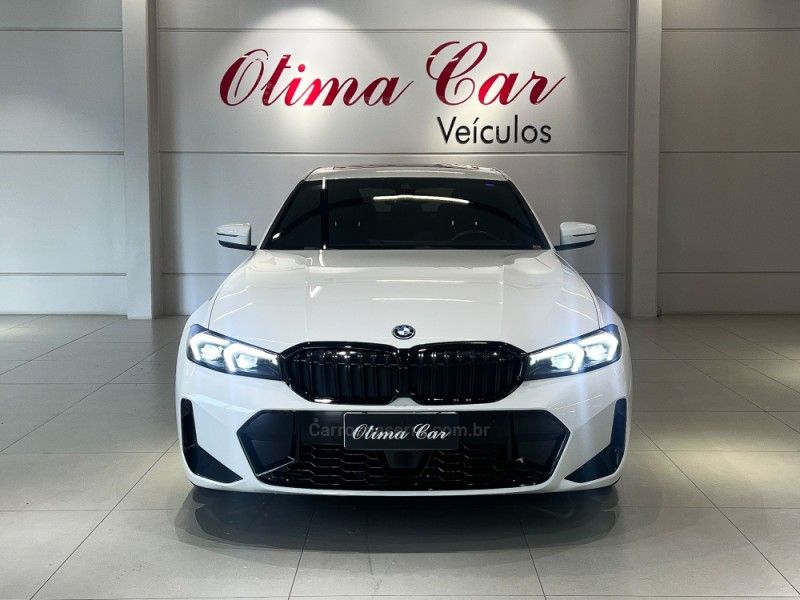BMW 330E 2.0 M SPORT 16V TURBO HÍBRIDO 2023/2024 ÓTIMA CAR FLORES DA CUNHA / Carros no Vale