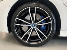 BMW 330E 2.0 M SPORT 16V TURBO HÍBRIDO 2023/2024 ÓTIMA CAR FLORES DA CUNHA / Carros no Vale