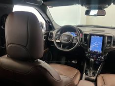 FIAT TORO 2.0 16V TURBO RANCH 4X4 AUTOMÁTICO 2023/2024 ÓTIMA CAR FLORES DA CUNHA / Carros no Vale