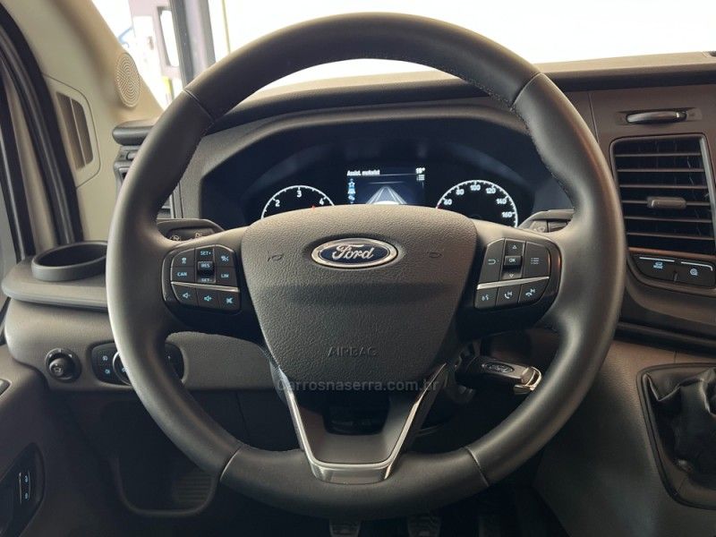 FORD TRANSIT 2.2 PASSAGEIRO TURBO 3P 2022/2023 ÓTIMA CAR FLORES DA CUNHA / Carros no Vale