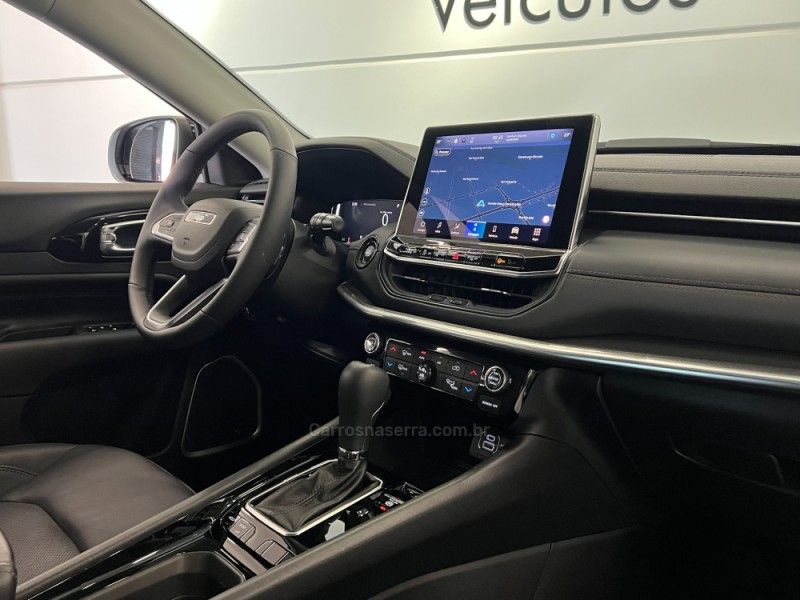 JEEP COMPASS 1.3 LIMITED T270 16V TURBO 2024/2025 ÓTIMA CAR FLORES DA CUNHA / Carros no Vale JEEP COMPASS 1.3 LIMITED T270 16V TURBO 2024/2025 ÓTIMA CAR FLORES DA CUNHA / Carros no Vale