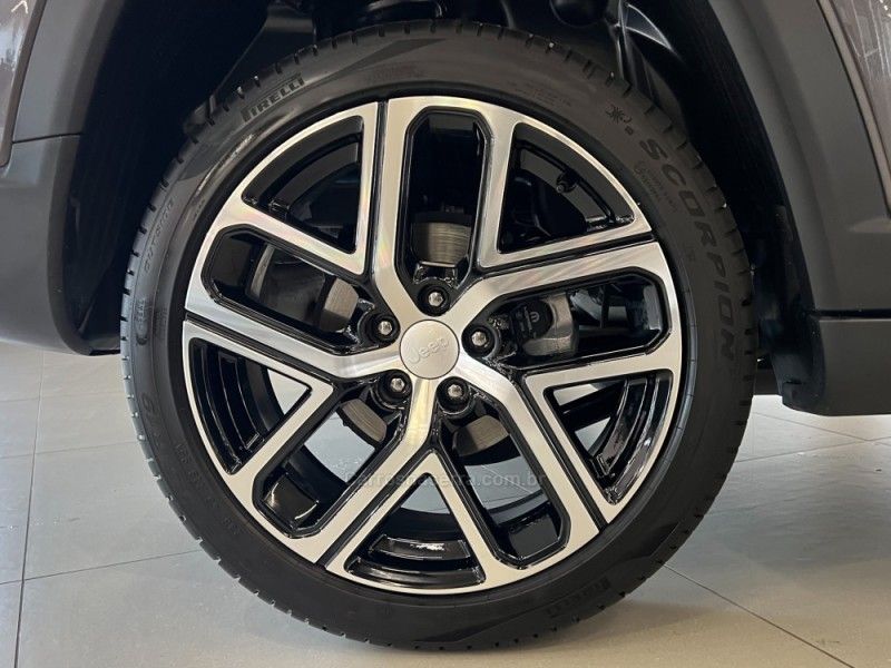 JEEP COMPASS 1.3 LIMITED T270 16V TURBO 2024/2025 ÓTIMA CAR FLORES DA CUNHA / Carros no Vale JEEP COMPASS 1.3 LIMITED T270 16V TURBO 2024/2025 ÓTIMA CAR FLORES DA CUNHA / Carros no Vale