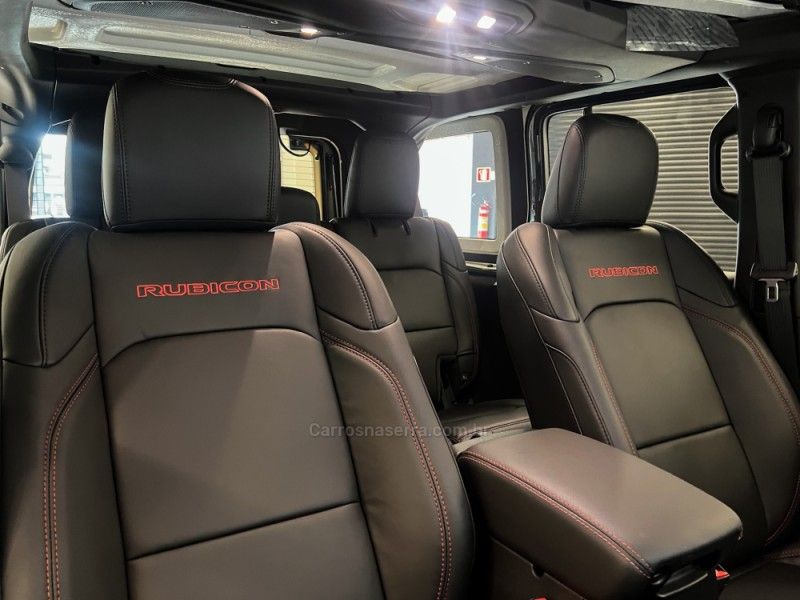 JEEP WRANGLER 2.0 RUBICON 4X4 AT8 16V 2025/2025 ÓTIMA CAR FLORES DA CUNHA / Carros no Vale