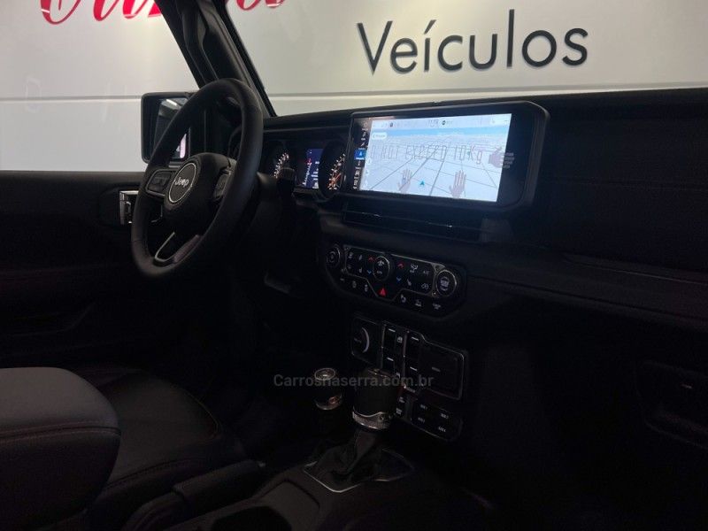 JEEP WRANGLER 2.0 RUBICON 4X4 AT8 16V 2025/2025 ÓTIMA CAR FLORES DA CUNHA / Carros no Vale