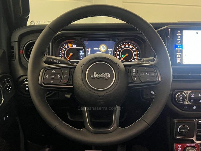 JEEP WRANGLER 2.0 RUBICON 4X4 AT8 16V 2025/2025 ÓTIMA CAR FLORES DA CUNHA / Carros no Vale
