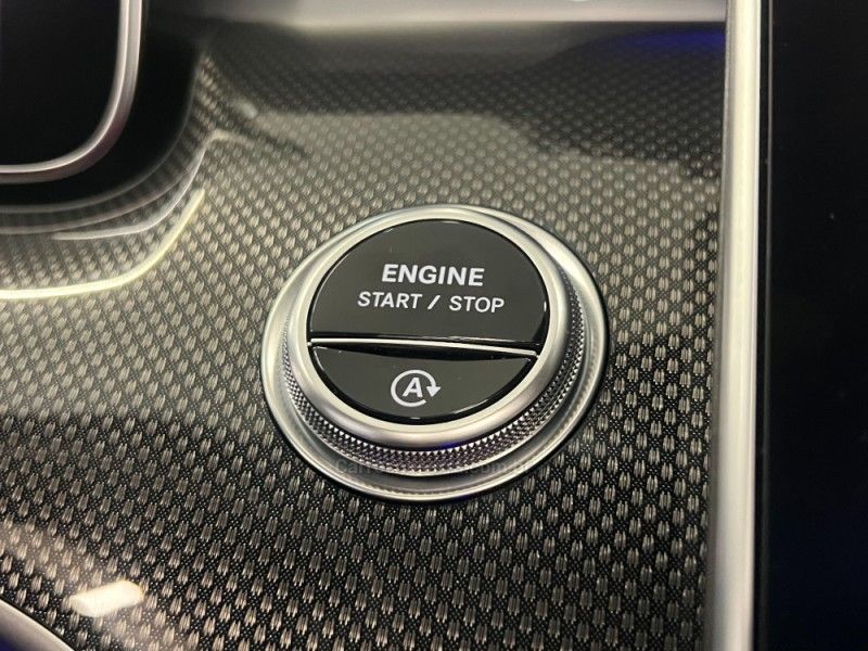 MERCEDES-BENZ C 300 2.0 EQ BOOST AMG LINE HÍBRIDO 2022/2022 ÓTIMA CAR FLORES DA CUNHA / Carros no Vale MERCEDES-BENZ C 300 2.0 EQ BOOST AMG LINE HÍBRIDO 2022/2022 ÓTIMA CAR FLORES DA CUNHA / Carros no Vale