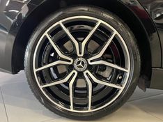 MERCEDES-BENZ C 300 2.0 EQ BOOST AMG LINE HÍBRIDO 2022/2022 ÓTIMA CAR FLORES DA CUNHA / Carros no Vale