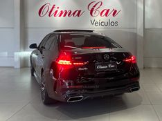 MERCEDES-BENZ C 300 2.0 EQ BOOST AMG LINE HÍBRIDO 2022/2022 ÓTIMA CAR FLORES DA CUNHA / Carros no Vale
