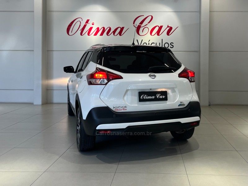 NISSAN KICKS 1.6 16V SL XTRONIC 2017/2018 ÓTIMA CAR FLORES DA CUNHA / Carros no Vale
