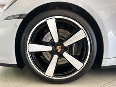 PORSCHE 911 3.0 CARRERA COUPÉ 2024/2025 ÓTIMA CAR FLORES DA CUNHA / Carros no Vale
