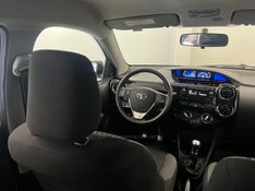 TOYOTA ETIOS 1.5 XS 16V 2017/2018 ÓTIMA CAR FLORES DA CUNHA / Carros no Vale