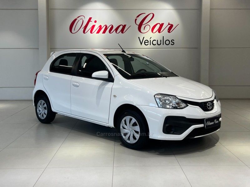 TOYOTA ETIOS 1.5 XS 16V 2017/2018 ÓTIMA CAR FLORES DA CUNHA / Carros no Vale